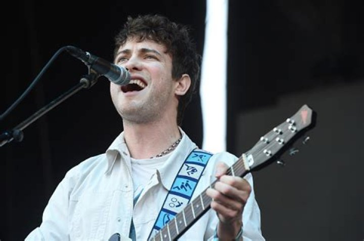 Andrew VanWyngarden Net Worth | Celebrity Net Worth