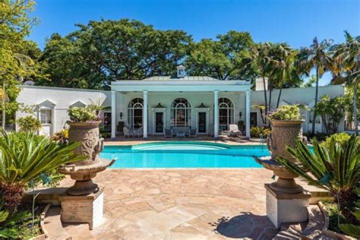 Bel Air's Casa Encantada Seeks $250 Million, Could Become America's Most Expensive Home For The THIRD Time