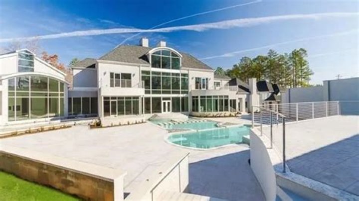 Bowl Like Akon In His $7 Million Mansion