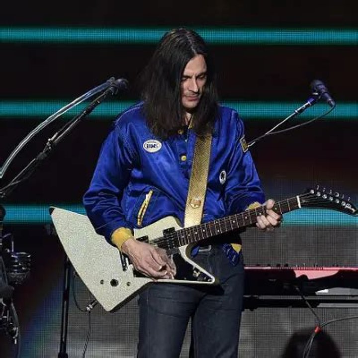 Brian Bell Net Worth | Celebrity Net Worth
