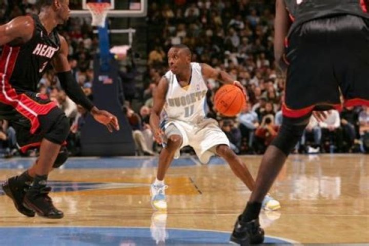 Earl Boykins Net Worth | Celebrity Net Worth