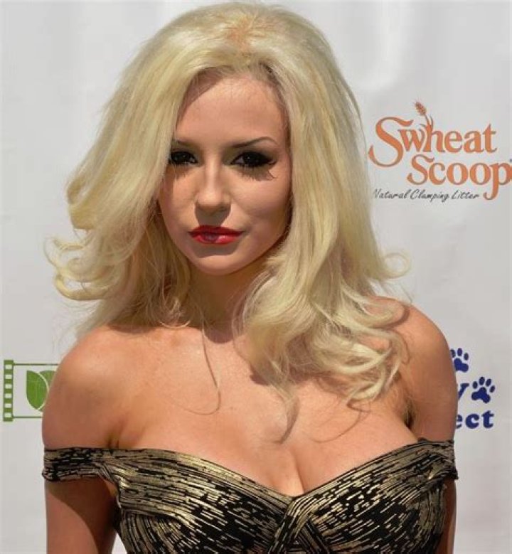 Former Child Bride Courtney Stodden Reportedly Donating $1 Million Sex Tape Paycheck To Charity