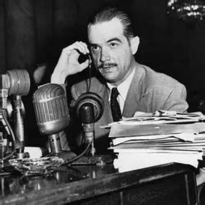 Howard Hughes Once Gave A Stranger $150 Million In Exchange For A Ride To Vegas... Sort Of...