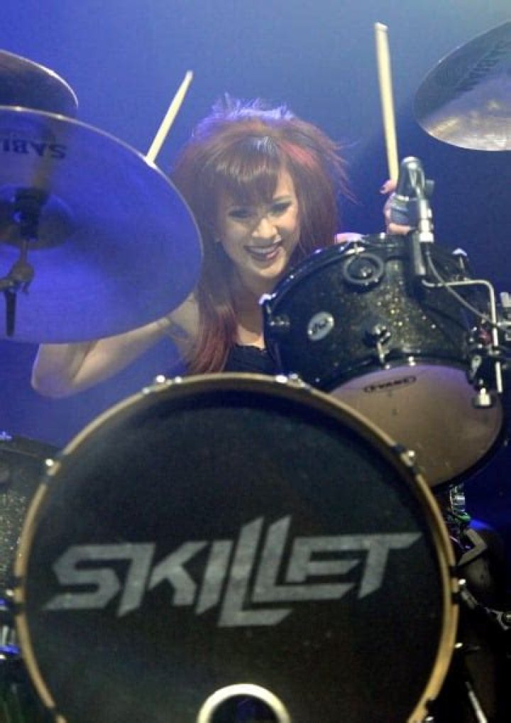 Jen Ledger Net Worth | Celebrity Net Worth