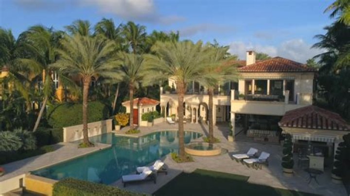 Jennifer Lopez And Alex Rodriguez Purchase A Miami Mansion For $40 Million
