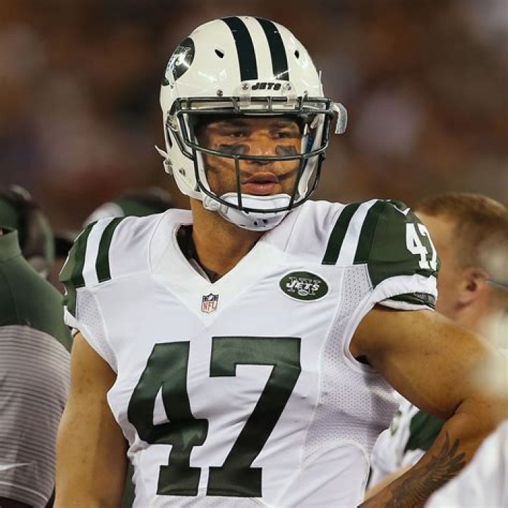 Kellen Davis Net Worth | Celebrity Net Worth