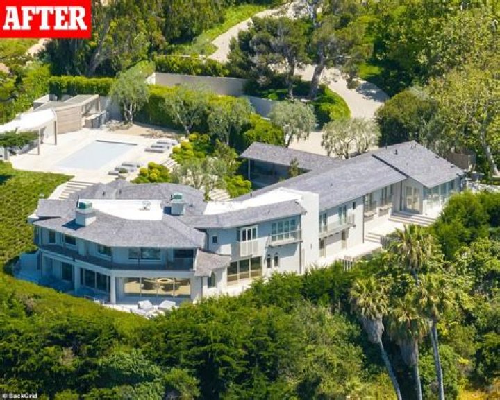 Kim Kardashian Pays $70 Million For Cindy Crawford's Former Malibu Estate