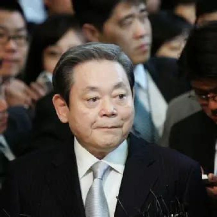 Lee Seo-Hyun Net Worth | Celebrity Net Worth