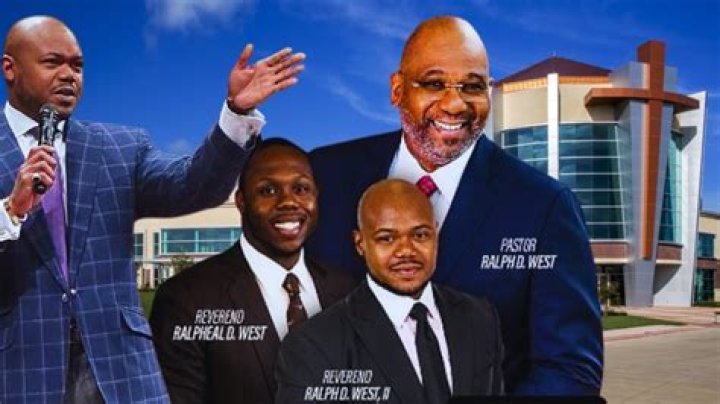 Pastor Of Megachurch Pulling In $500K PER WEEK Won't Reveal His Personal Salary