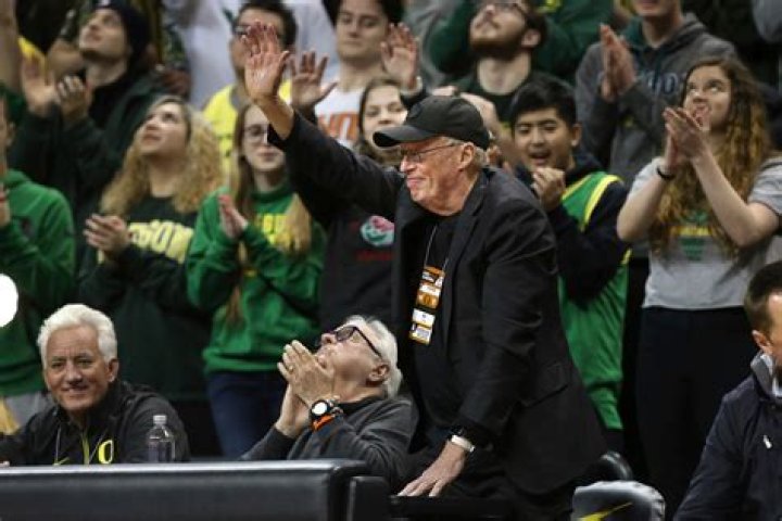 Phil And Penny Knight Pledge HUGE Donation To The University Of Oregon For New Science Campus
