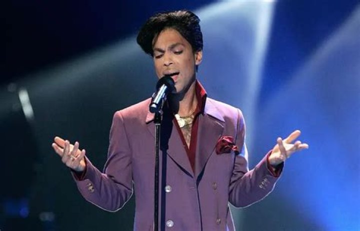 Prince's Sister Claims The Singer Had No Will For $300 Million Net Worth