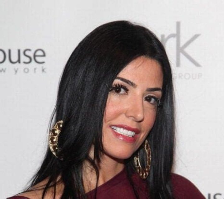 RaMona Rizzo Net Worth | Celebrity Net Worth
