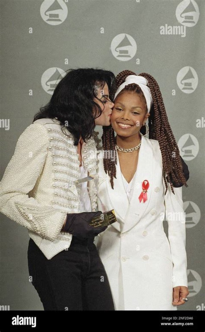 Rihanna Just Broke One Of Michael Jackson's Records This Week With Her Latest Single