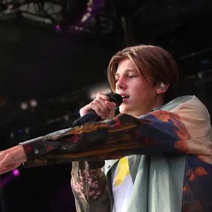 Ruel Net Worth | Celebrity Net Worth