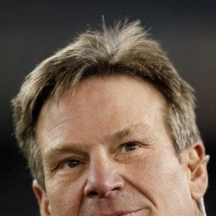 Sam Newman Net Worth | Celebrity Net Worth