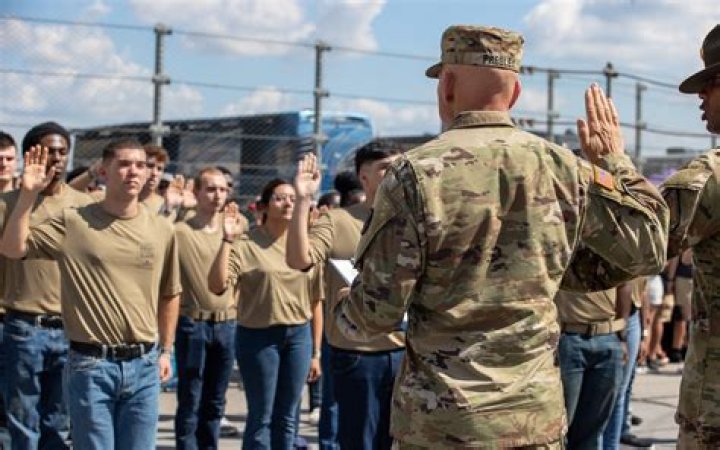 Sean Miller Allegedly Discussed Paying A Recruit... And If He's Fired Over It, He'll Make Millions