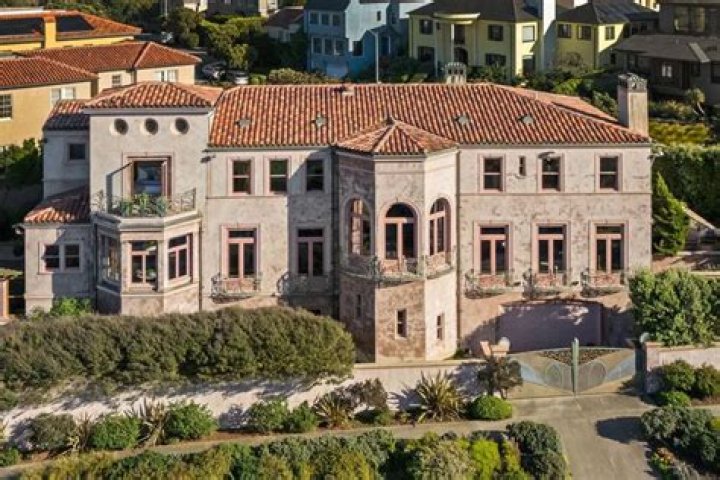 The San Francisco Mansion Made Famous By 'Full House' Was Bought By The Show's Creator For $4 Million